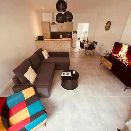 Apartment Diamonds -300 *