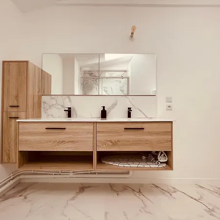 Apartment Diamonds -300 *