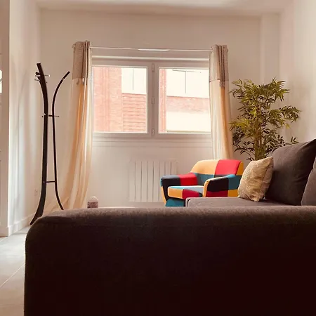 Apartment Diamonds -300 Rouen