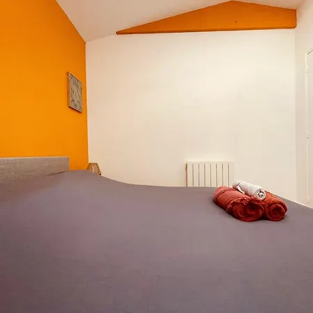 Diamonds -300 Apartment *