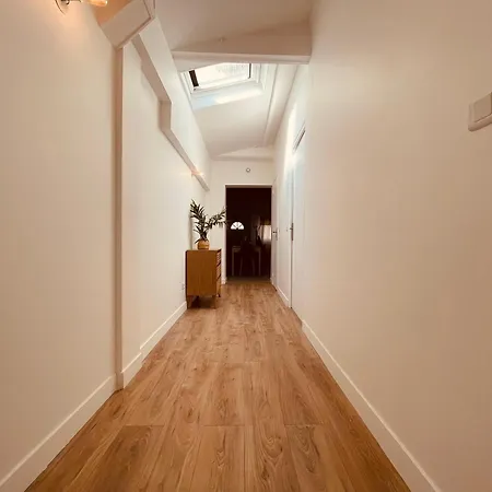 Apartment Diamonds -300 Rouen